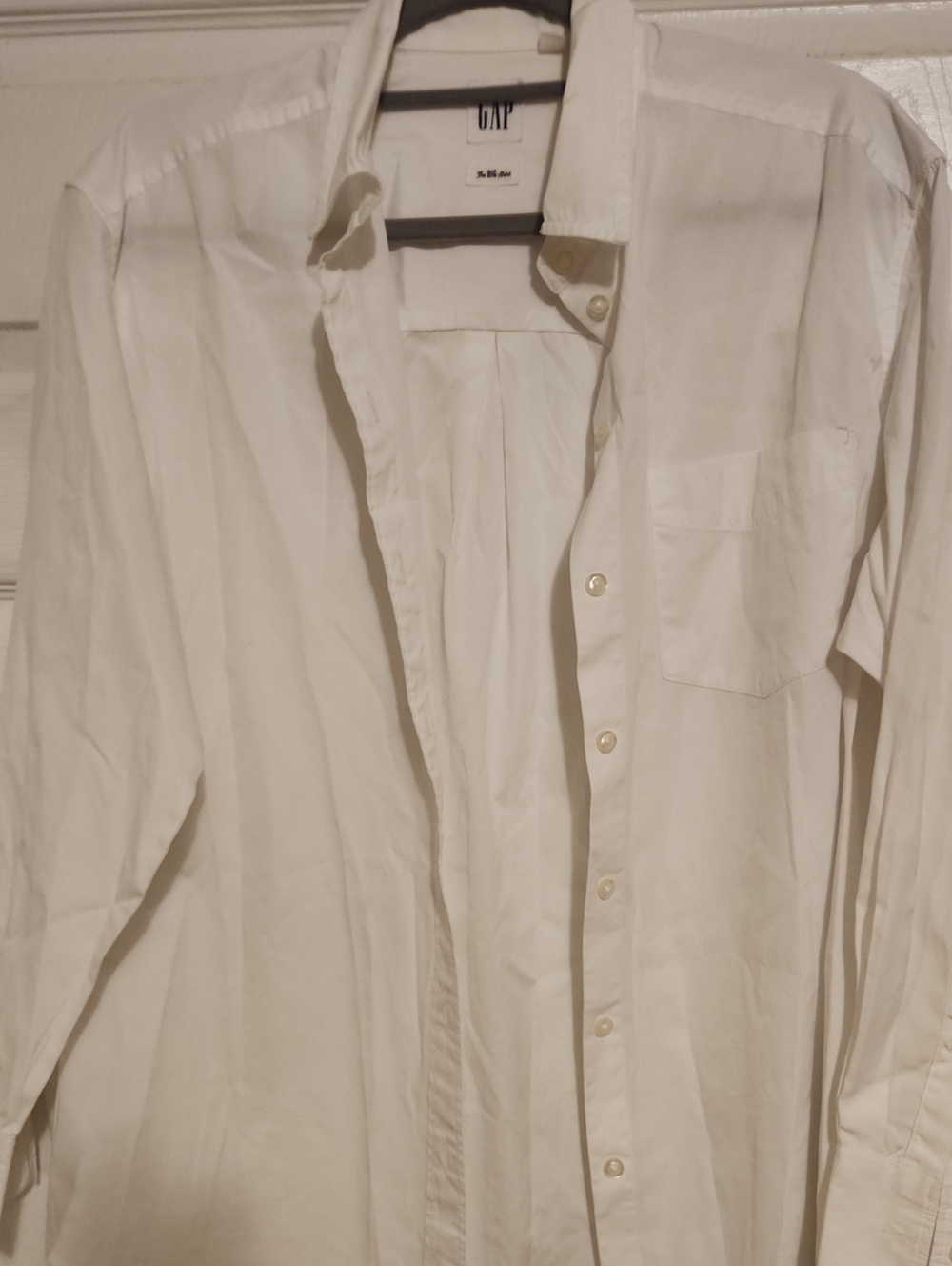 GAP Men's White Long-Sleeve Button-Up Shirt